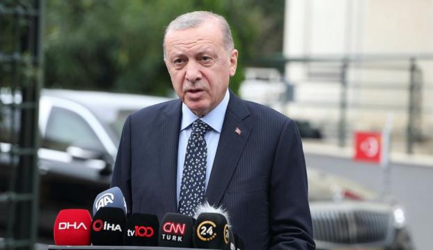 Cumhurbaşkanı Erdoğan, cuma namazını Dolmabahçe Bezm-i Alem Valide Sultan Camisinde kıldı