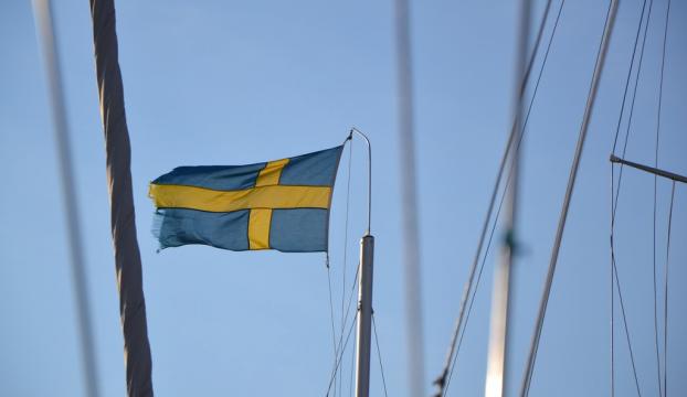 İsveç kalp iltihabı nedeniyle Moderna aşısının gençlerde kullanımını durdurdu